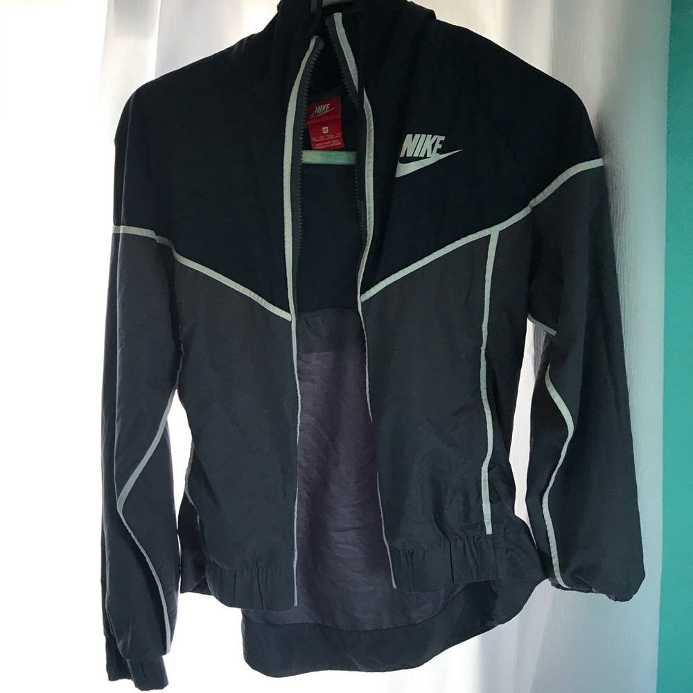 Nike wind breaker